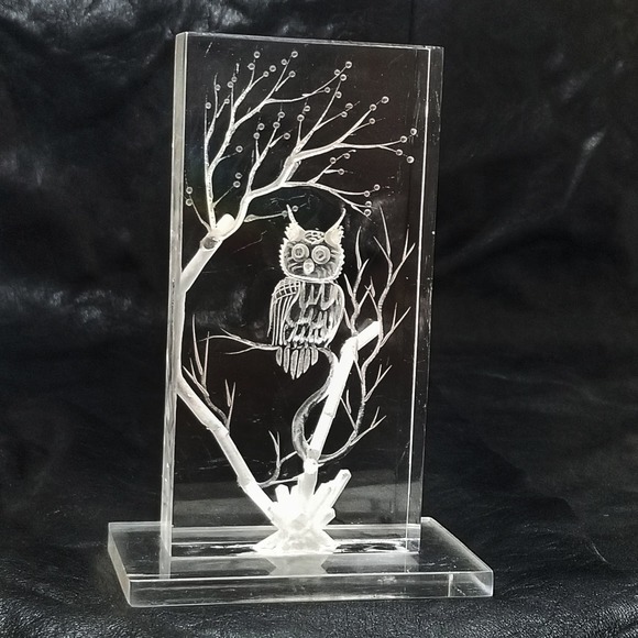 Owl on a tree Lucite Figurine - Picture 3 of 8